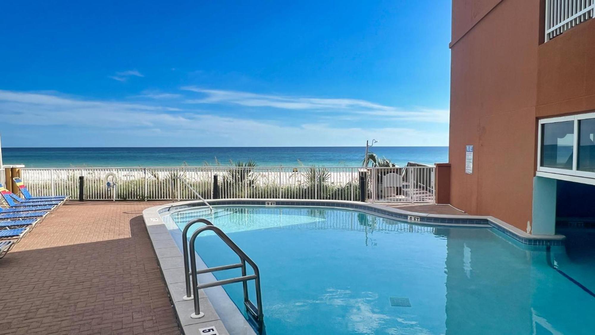 Holiday home Tropic Winds 1606